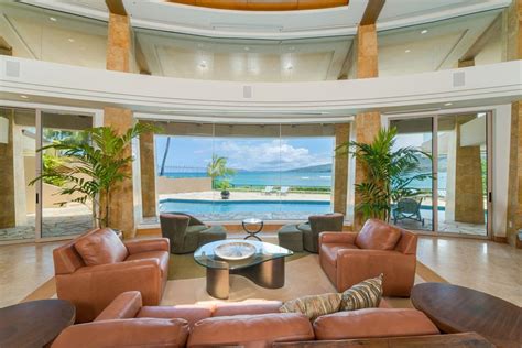 Tour a Waterfront Architectural Masterpiece in Honolulu, Hawaii | 2016 | HGTV