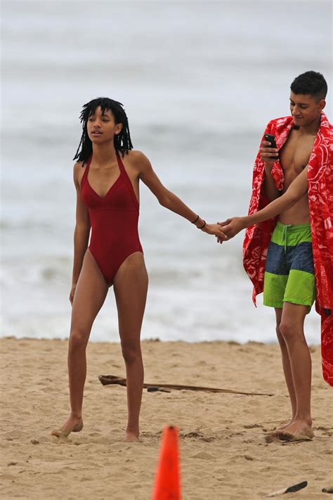 A New Mr. For Mis Smith! Willow Debuts Boyfriend During Beach Date