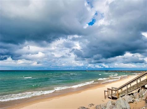 Pin by Laura Davis on Michigan Travels | Lake michigan beaches ...