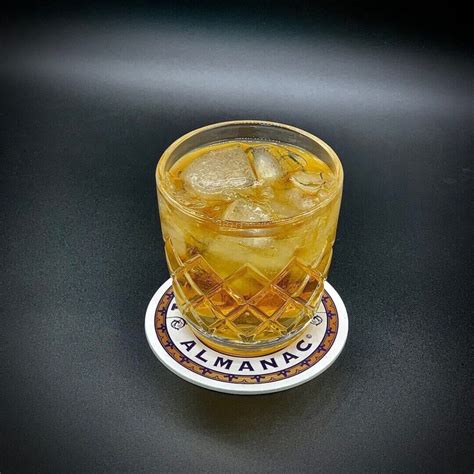 Stinger Cocktail - The Drunkard's Almanac