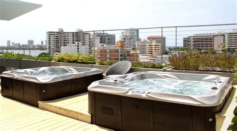 The Wave Hotel San Juan, Puerto Rico jacuzzi - Google Business View ...