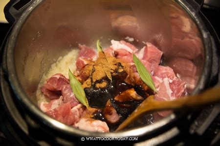 Semur Daging Kentang Kecap (Pressure Cooker or Stove Top)