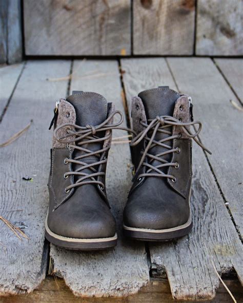 Field Boots, Sweet & Rugged boots from Spool No.72 | Spool No.72