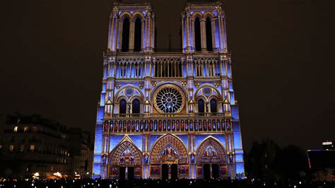 Spectacular light show at Notre Dame cathedral commemorates World War I ...