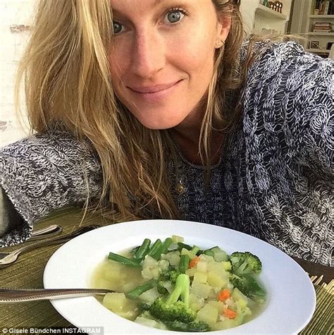 Gisele Bundchen shows off vegetable soup meal made from 'leftovers ...