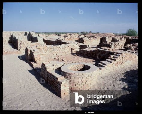 Image of Indus Valley Civilization: view of a well (2500-2000 BC) by Harappan