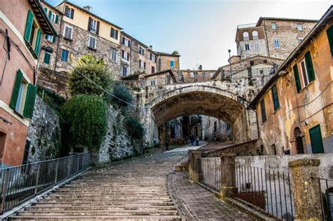 10 Reasons to Visit Perugia, Italy (Essential Travel Guide + Maps)