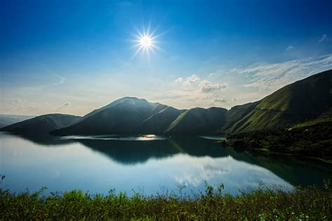 Lake Toba by winfresco on DeviantArt