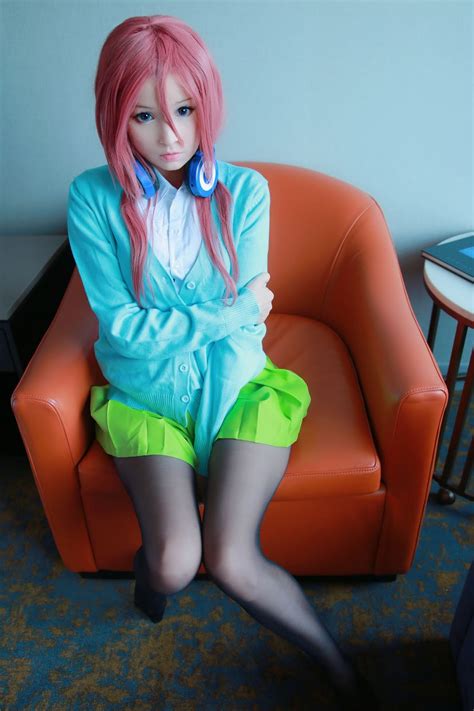 Hidori Rose Cosplay Miku Nakano