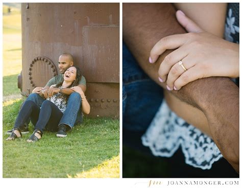 Gas Works Park Seattle Engagement Photos - L&S | www.joannamonger.com