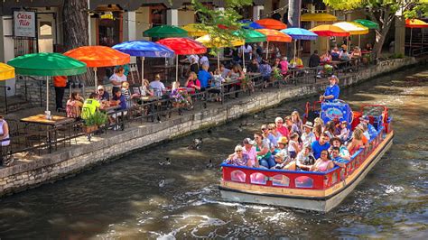 Tour Boat At The San Antonio River Walk Texas Stock Photo - Download Image Now - iStock