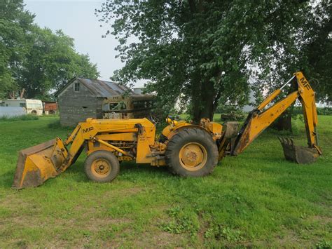 Massey Ferguson Model 30 backhoe w/loader SR# 9A153550, 3580 hrs