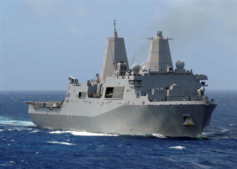 A New ‘Big Honking Ship’: Why Canada Should Procure an Amphibious ...