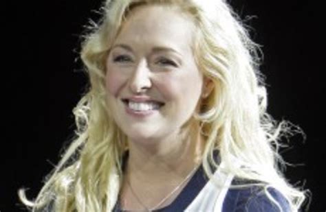 US country singer Mindy McCready dies of apparent suicide