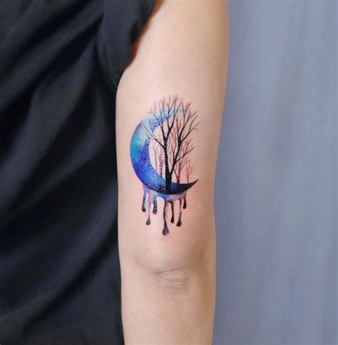 35 Impressive Moon Tattoo Creative Designs