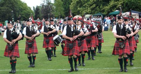 Glenmoriston Pipe Band, Suffolks Pipes and Drums.