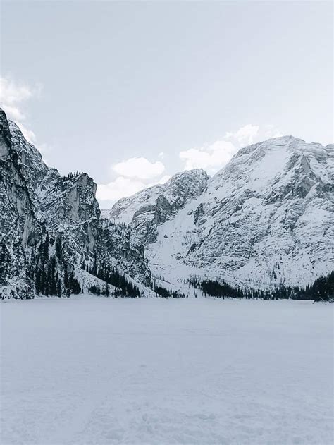 Why you should book a winter trip to Lago Di Braies