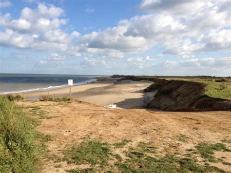 Dog walk at Happisburgh Beach · Norfolk · Walkiees