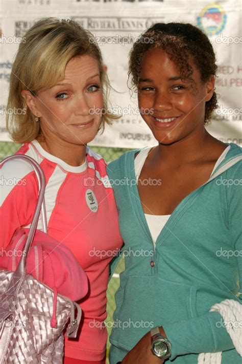 Donna Mills and daughter Chloe – Stock Editorial Photo © s_bukley #17955307