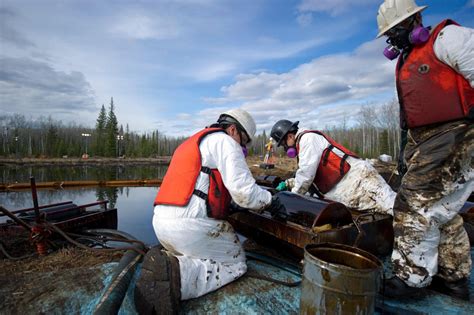 Peace River Spill, Alberta, Canada - April 2011 | Peace river, Oil ...