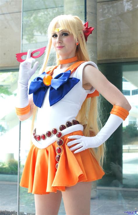 Photo of Dessi_desu cosplaying Sailor Venus from Sailor Moon | Sailor venus cosplay, Sailor ...