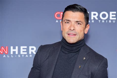 'Riverdale' Star Mark Consuelos Says It's 'Fun' Playing Evil Hiram ...