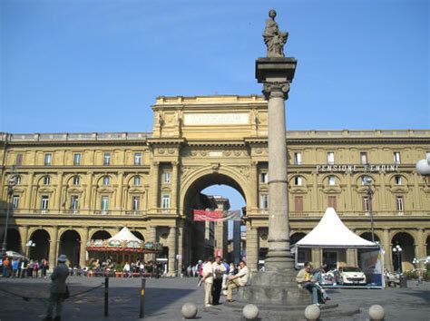 Piazza della Repubblica - Florence Italy