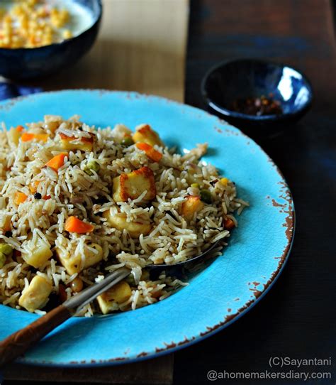 A Homemaker's Diary: Paneer and Veg pulao and Boondi Raita