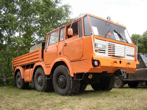 Tatra 813 6x6 Heavy Hauage Tractor Walk Around Page 1