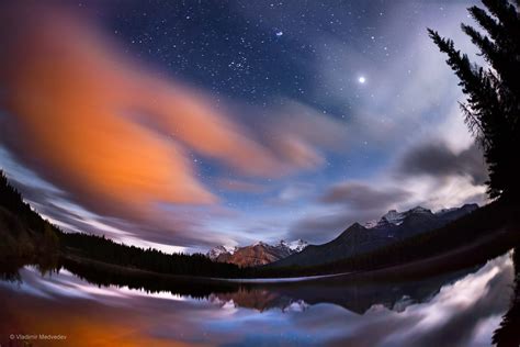 Moonset at sunrise | Vladimir Medvedev | Eric Hosking Portfolio Award | Wildlife Photographer of ...