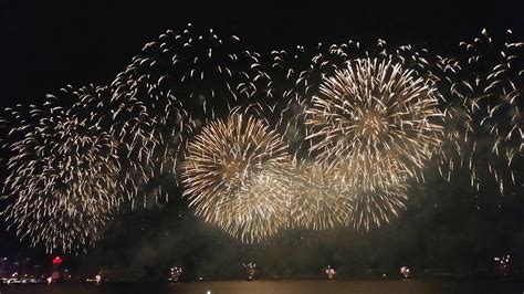 Qatar national day fireworks - YouTube