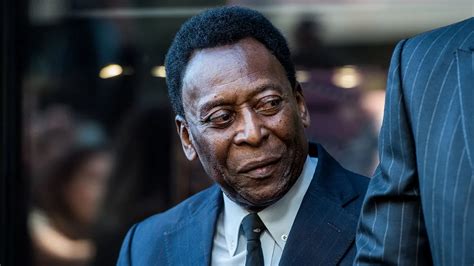 Family gather by Pele’s bedside at Sao Paulo hospital - Daily News