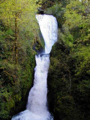 Bridal Veil Falls - Hiking in Portland, Oregon and Washington