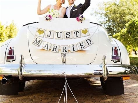 13 Perfect Wedding Car Decorations For That “Just Married” Ride