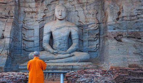 Buddha Statues in Sri Lanka | SLE