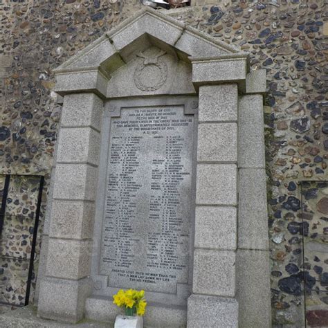 Pictures of St Mary's Church, Diss, Norfolk - See Around Britain