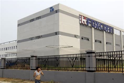 Apple supplier halts China factory after violence