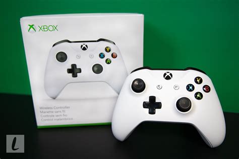 Xbox One S Controller Review: Upgrade Your Original With Bluetooth