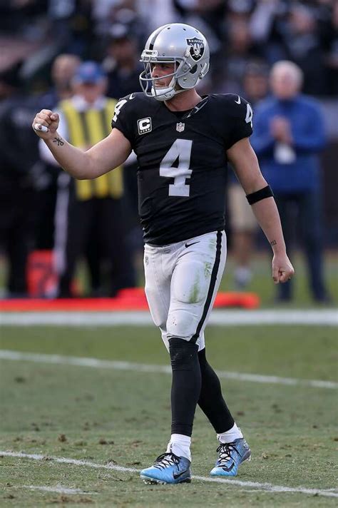 Raiders, Derek Carr close in on $25-million-a-year deal - SFGate