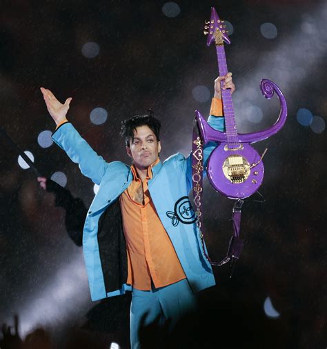 Prince's halftime performance in 2007 - Most memorable Super Bowl halftime performances ...