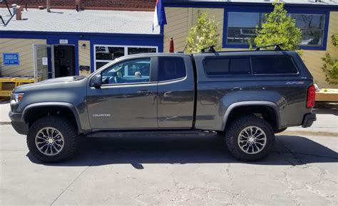 2018-chevy-colorado-are-v-series-topper-yakima-rack - Suburban Toppers