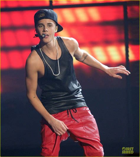 Justin Bieber's AMAs Performance 2012 - Watch Now!: Photo 2760415 ...