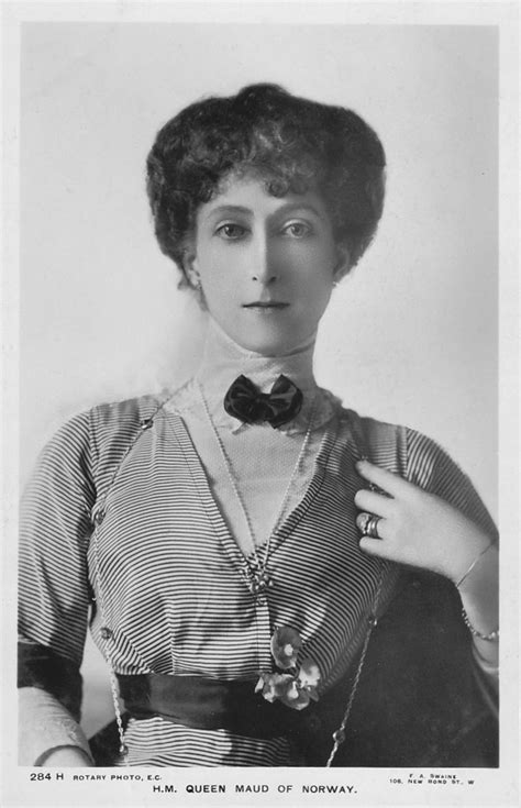 Maud wearing a small horizontal-striped top | Grand Ladies | gogm