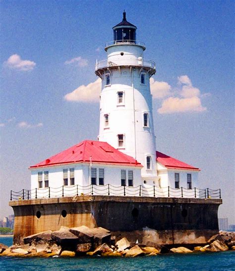 July 19, 1984 -- Chicago Harbor Lighthouse Named to National Register | Connecting the Windy City