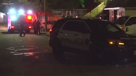 Robbery victim shot as he tries to run for safety | khou.com