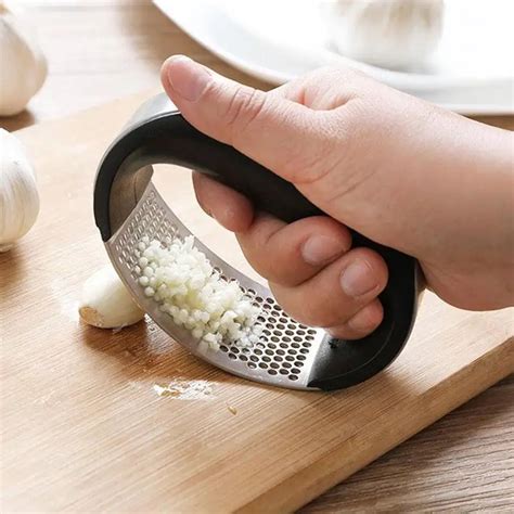 1pc Stainless Steel 430 Garlic Press Manual Curve Garlic Cutter Garlic ...