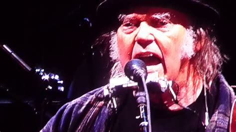 Neil Young - Harvest Moon - Live Performance - FEQ 2018 - Québec - YouTube