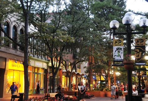 Dusk on Pearl Street Mall in Boulder | Bouldering, Boulder city, Street mall