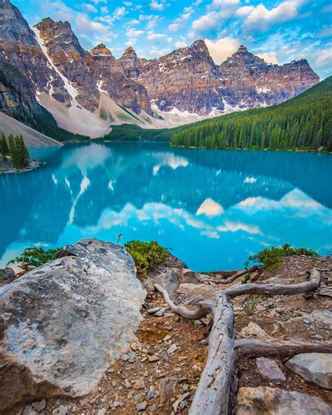 Moraine Lake, Banff National Park, Alberta, Canada : r/MostBeautiful