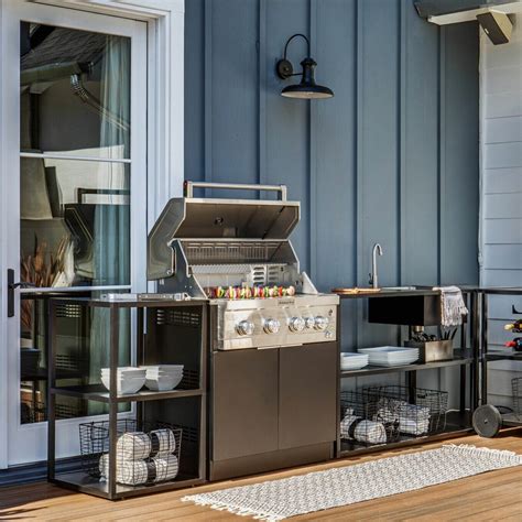 Homeowner's Guide To Modular Outdoor Kitchens